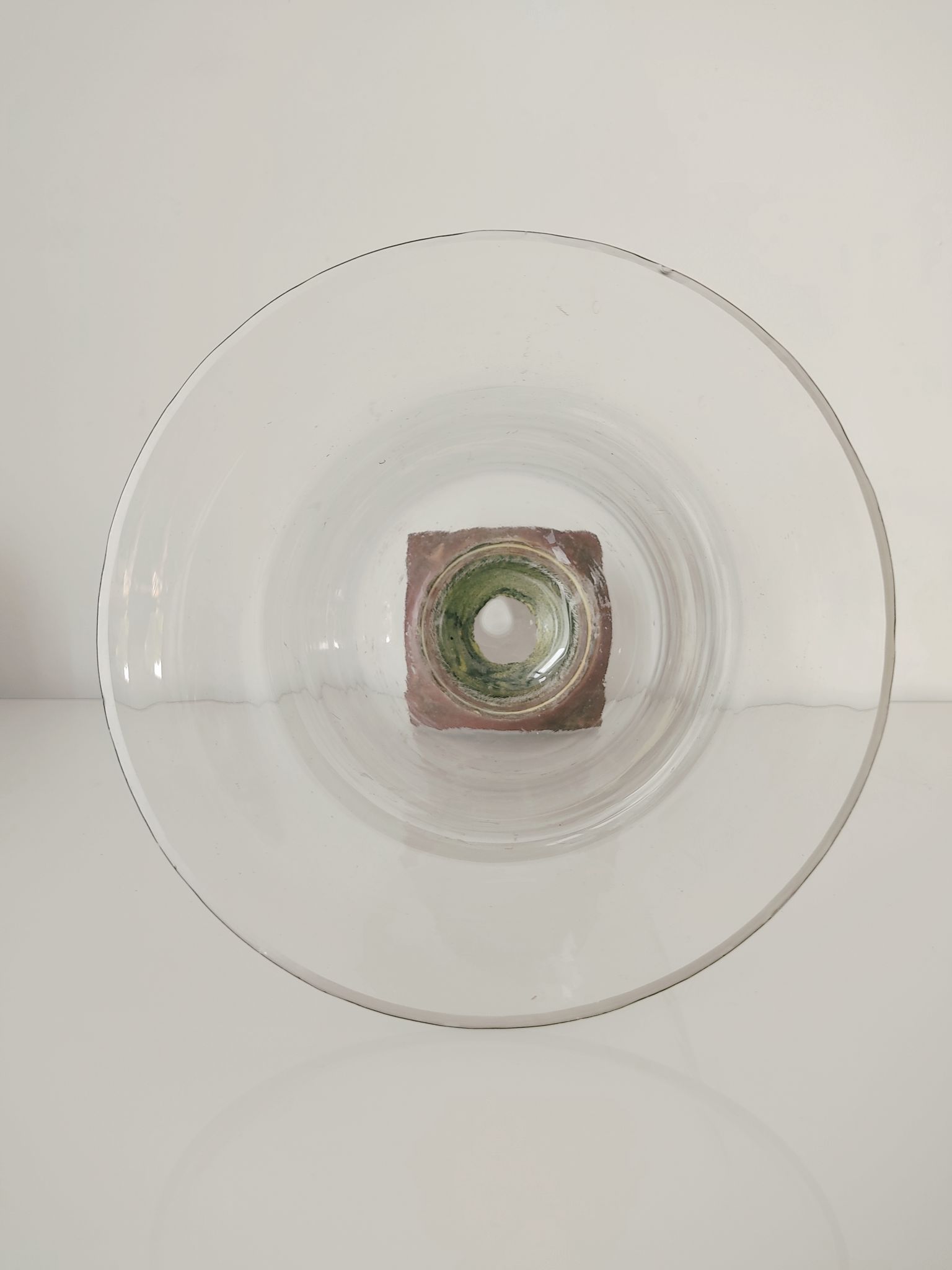 Metal foot glass vase