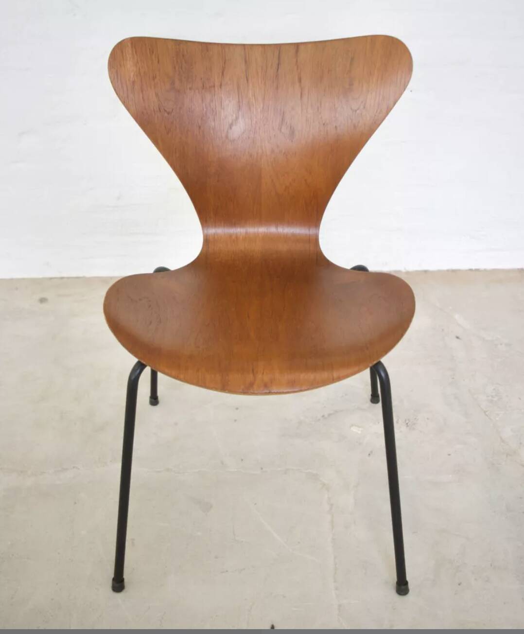Model 3107 Dining Chairs In Teak By Arne Jacobsen For Fritz Hansen.