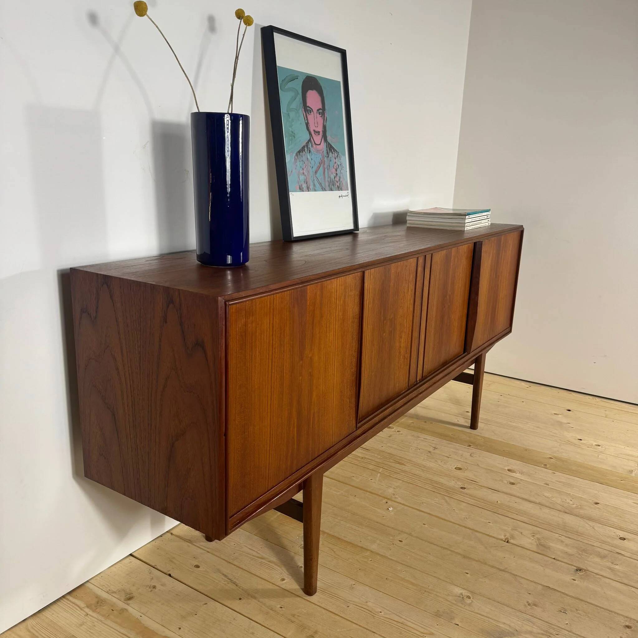 Buffet en teck vintage – design danois des années 1960, style mid-century modern