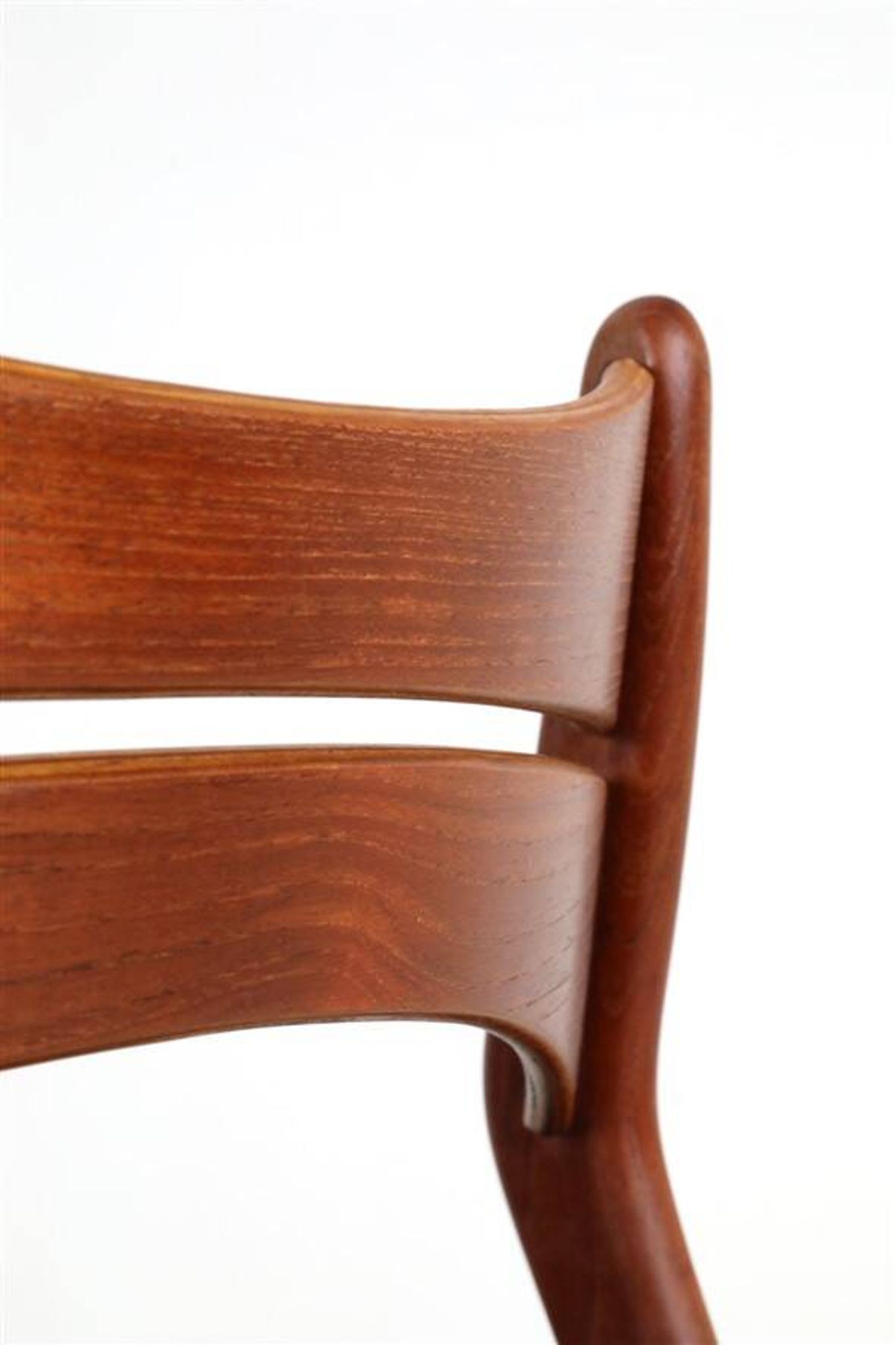 ACO Møbler / Erik Buck “310” teak chair / black leather / mid-century Danish modern design / 1960s / Buch