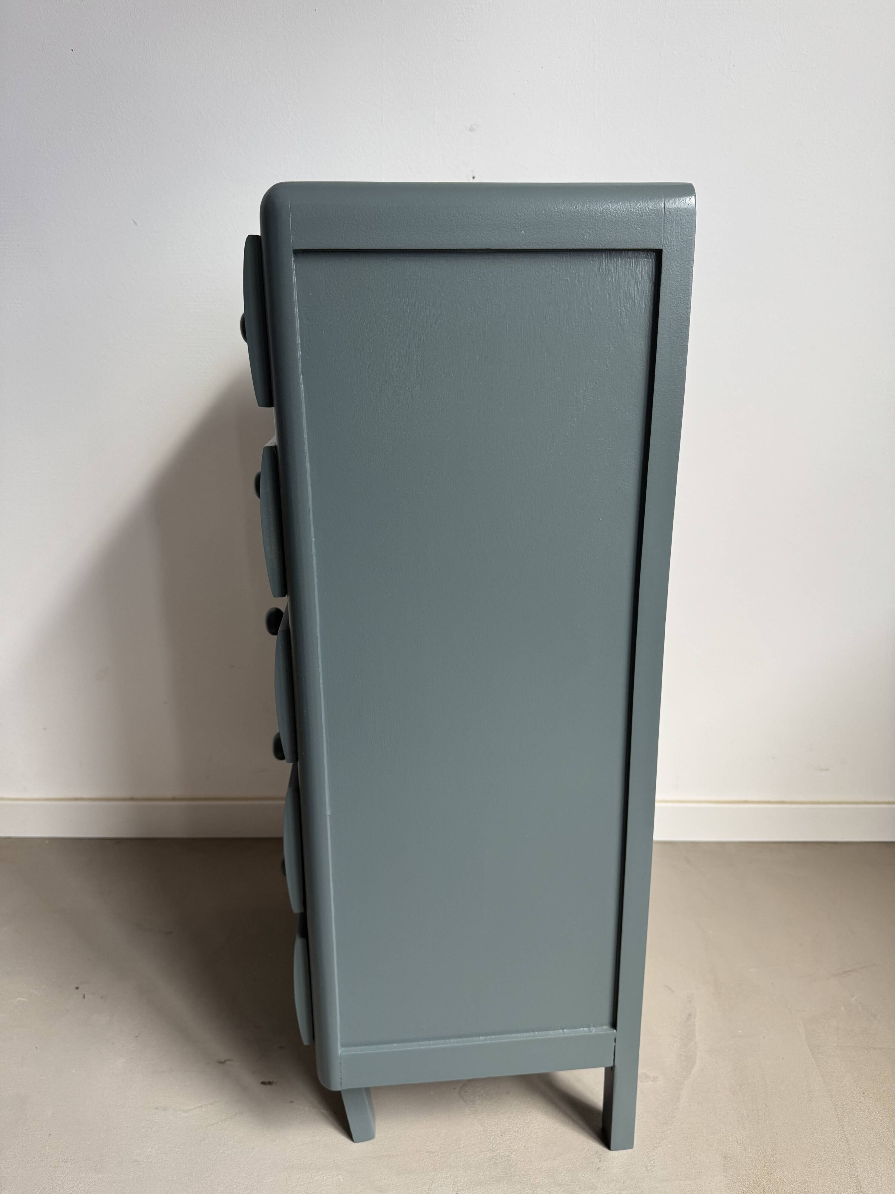 Chiffonier downpipe