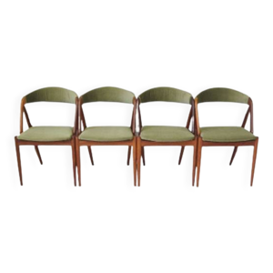 ensemble de quatre chaises