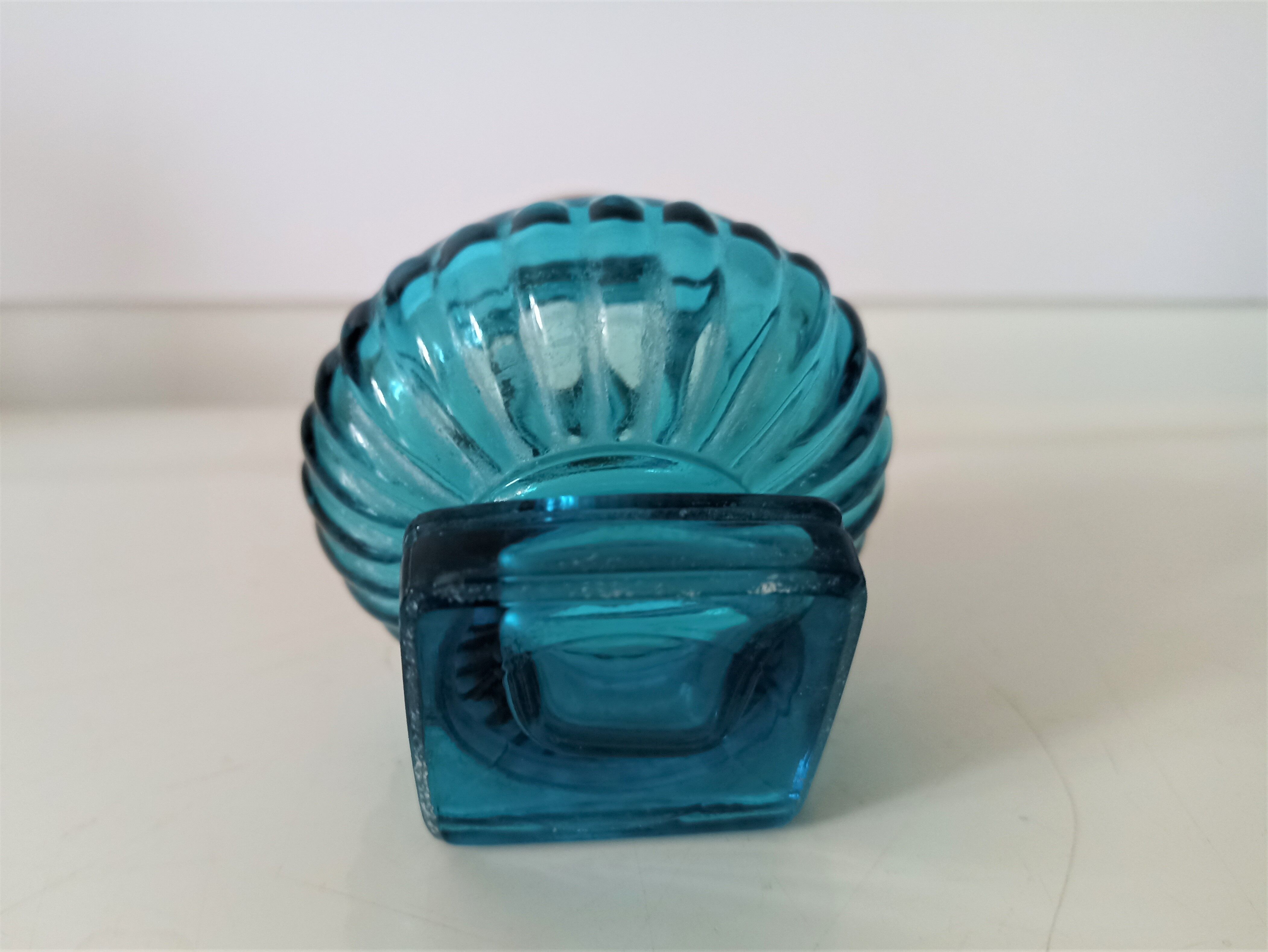 Encrier ancien en verre turquoise et laiton