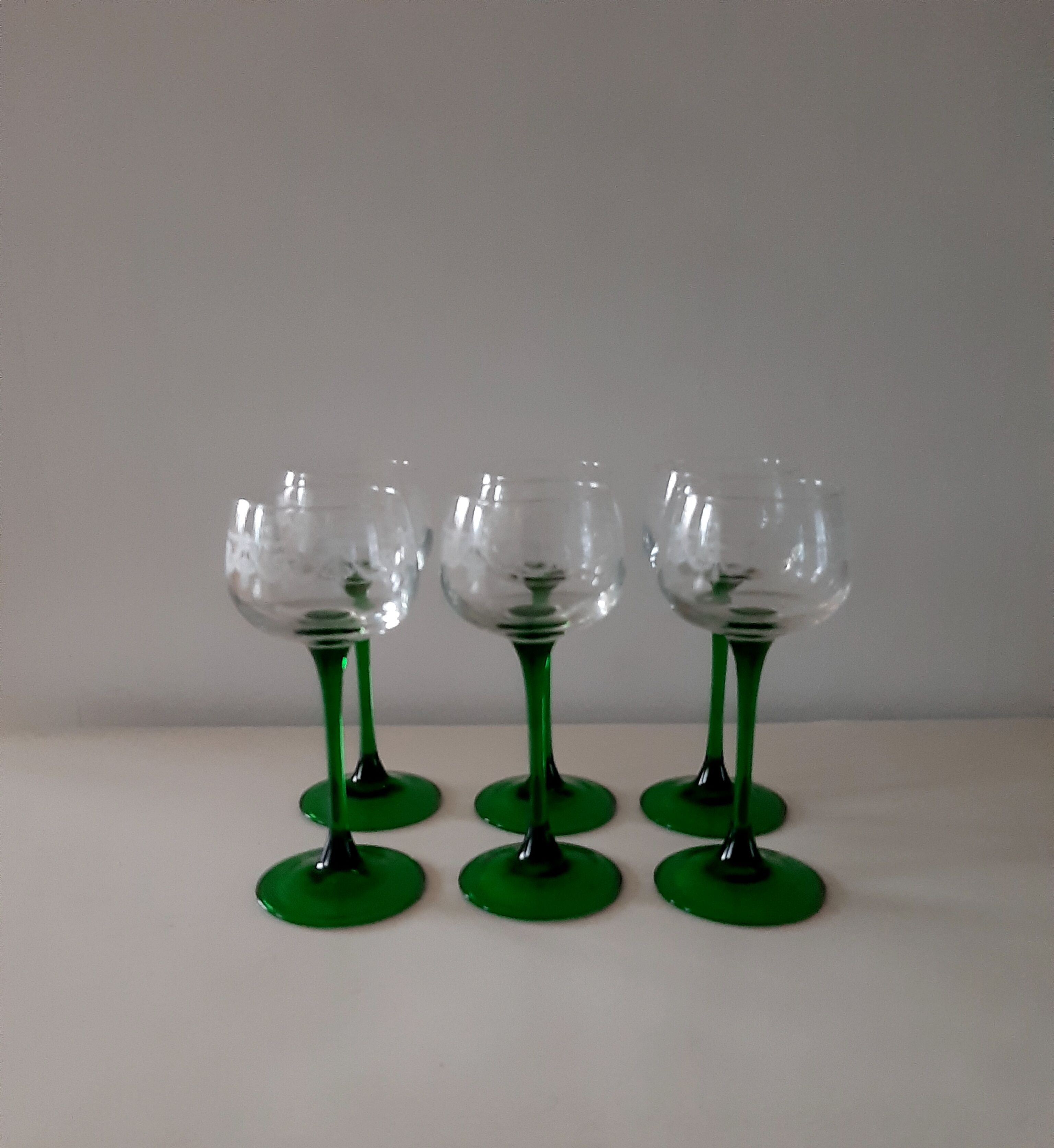 6 wine glasses