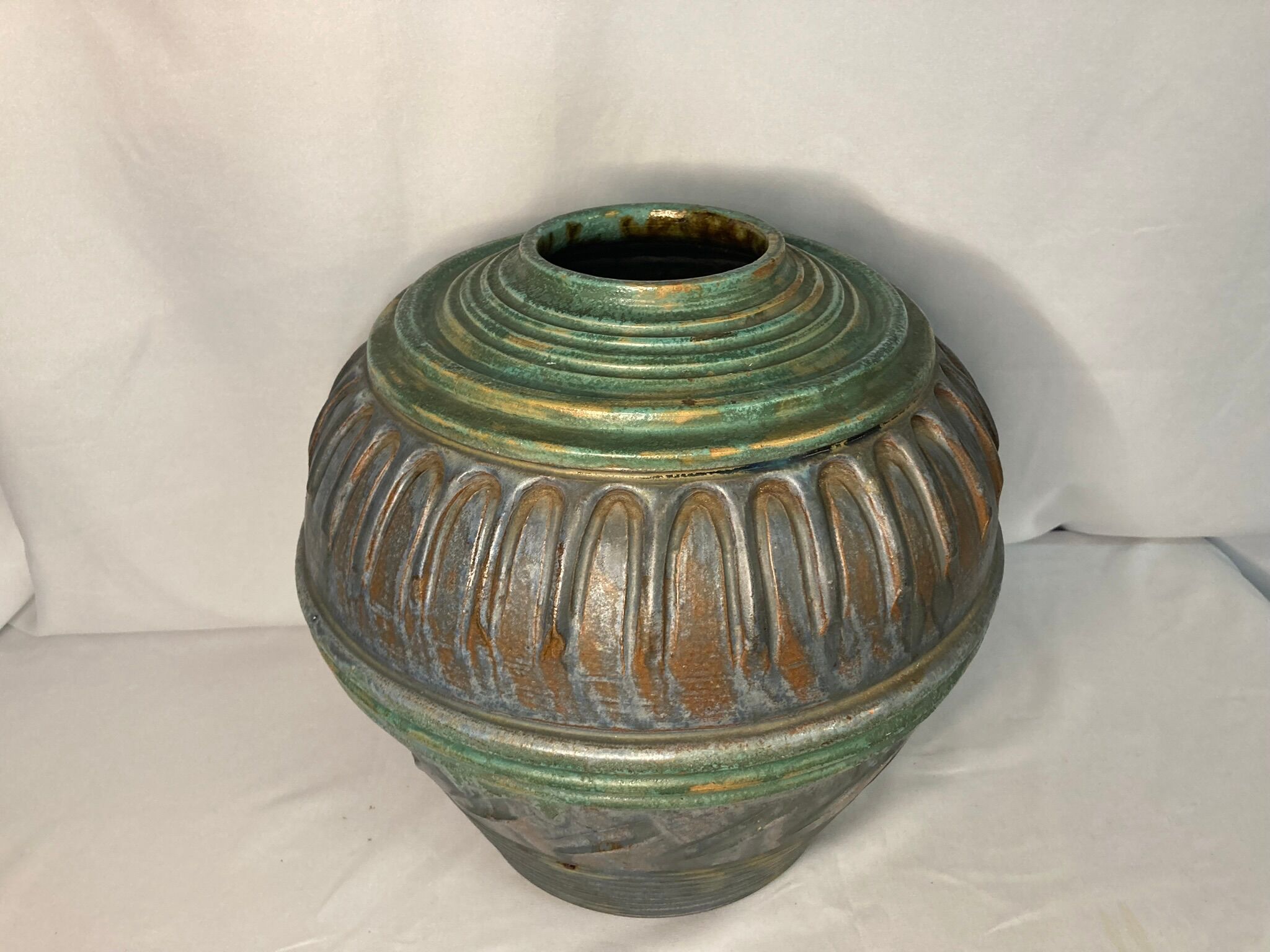 Vase boule art déco en terre cuite polychrome vers 1930