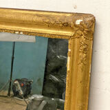Miroir ancien en bois et stuc doré