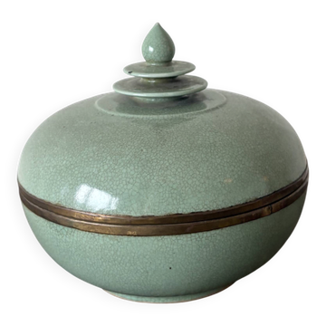 Mooie oude jade achtige blauwe groene keramische pot
