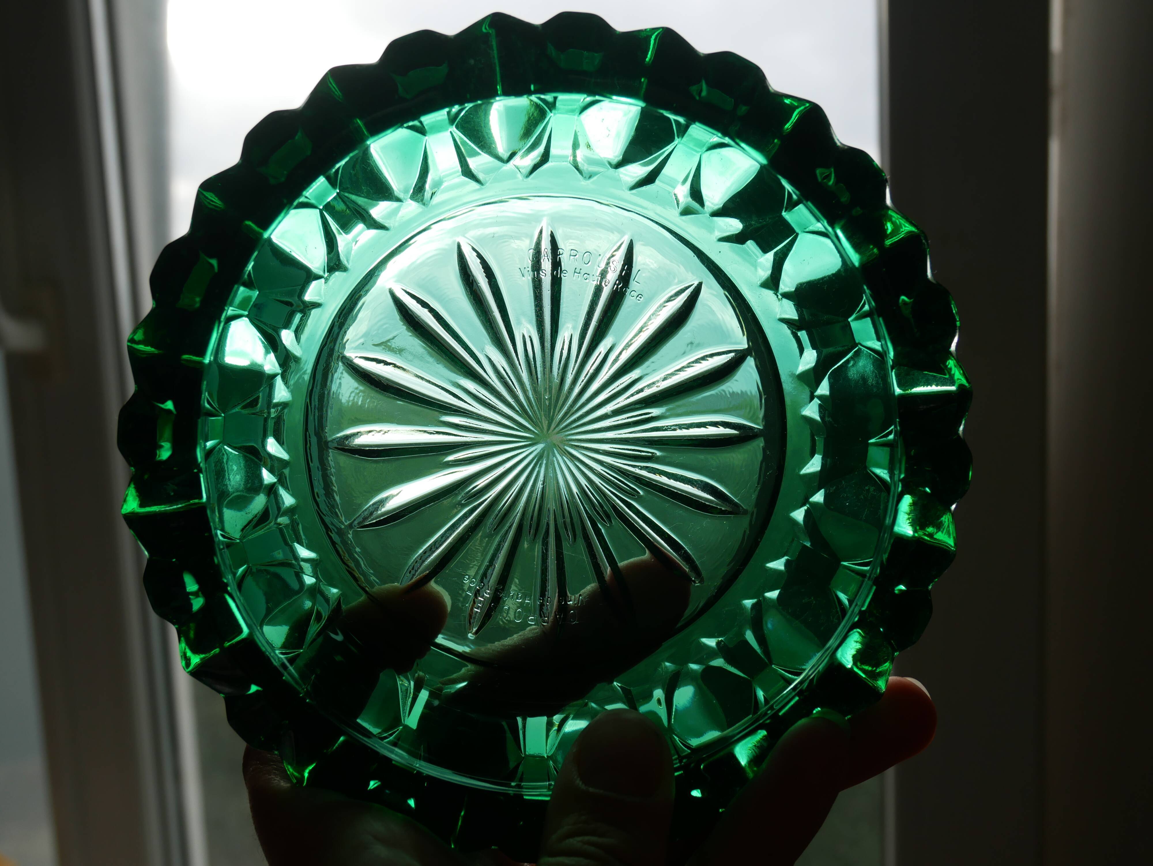 Green ashtray Carrousel "High Race Wines"