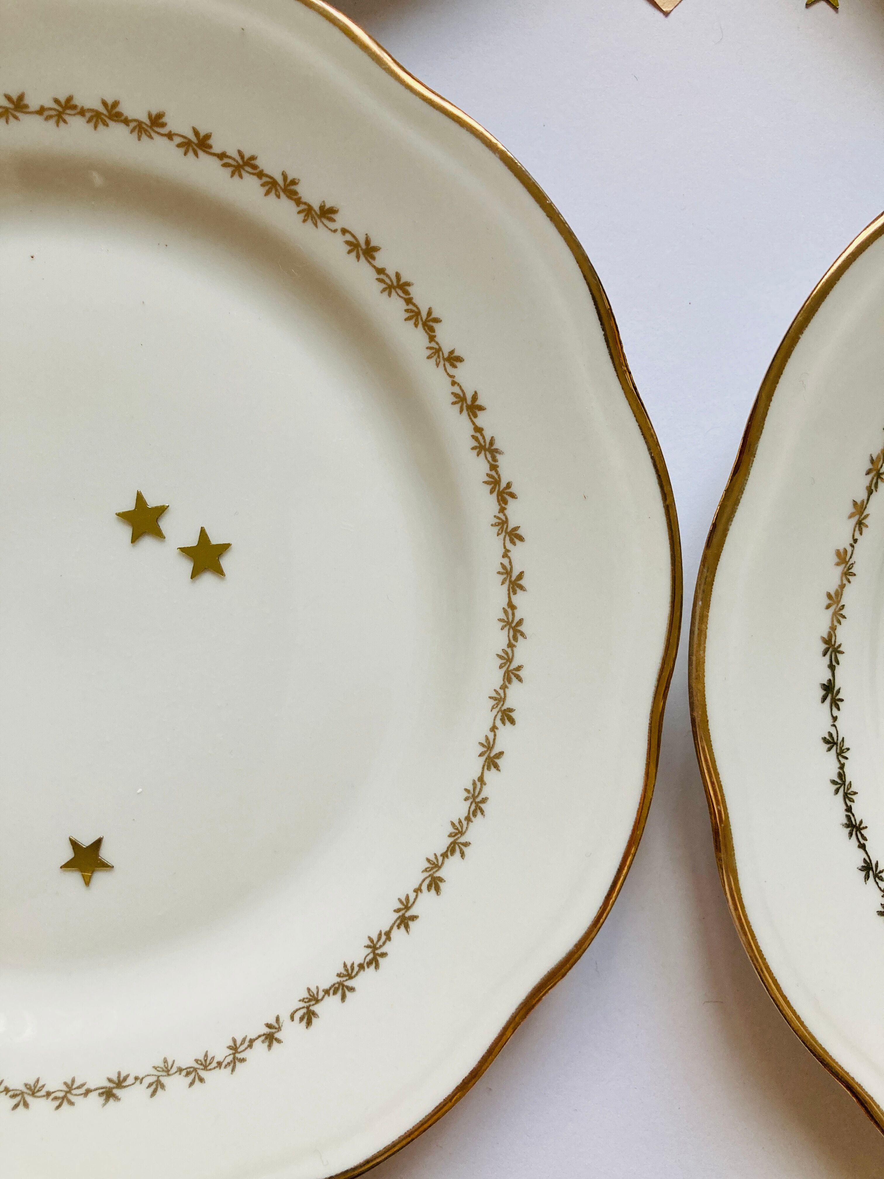 Lot 6 plates - white/golden porcelain