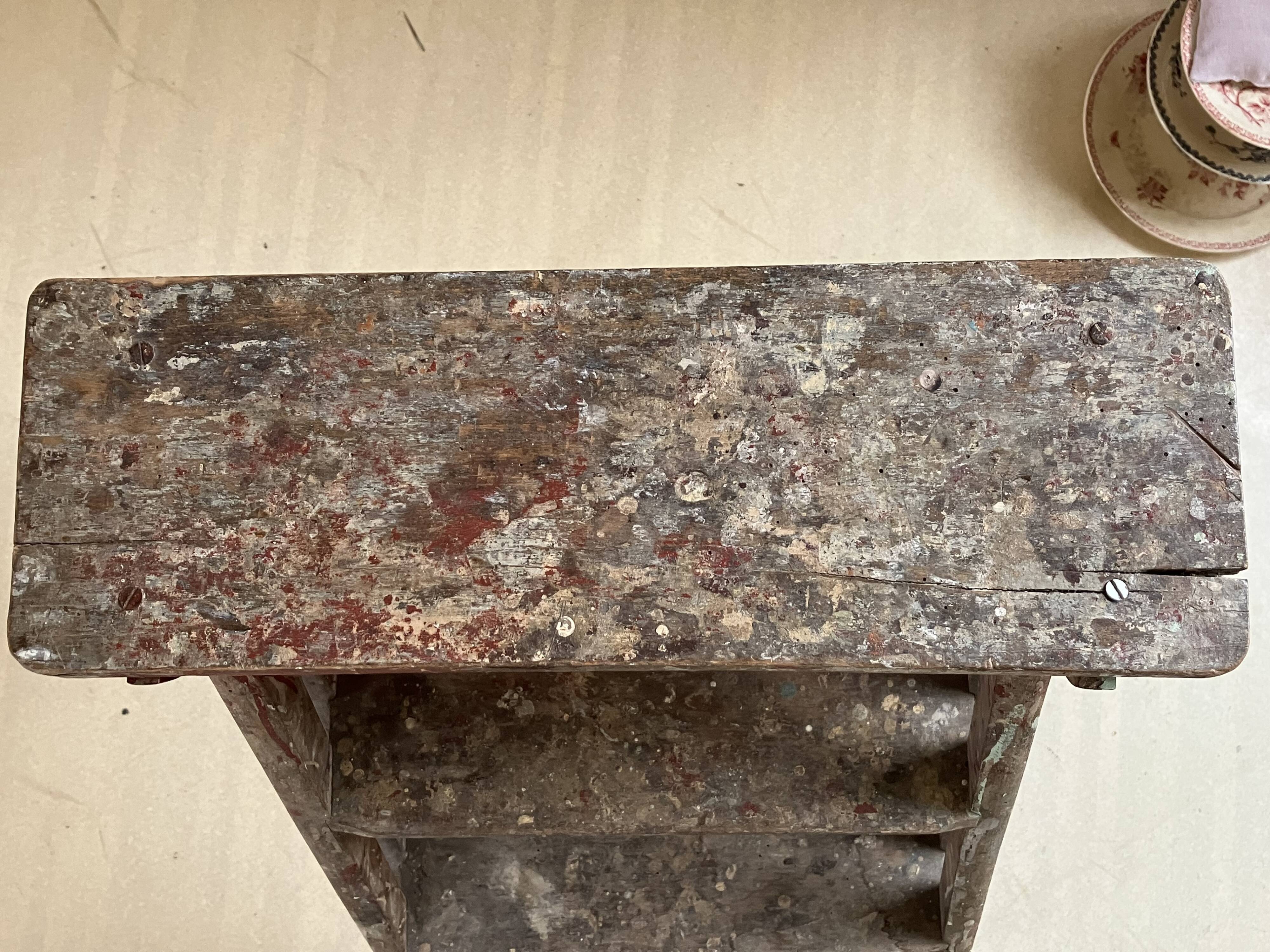 Painter's stepladder