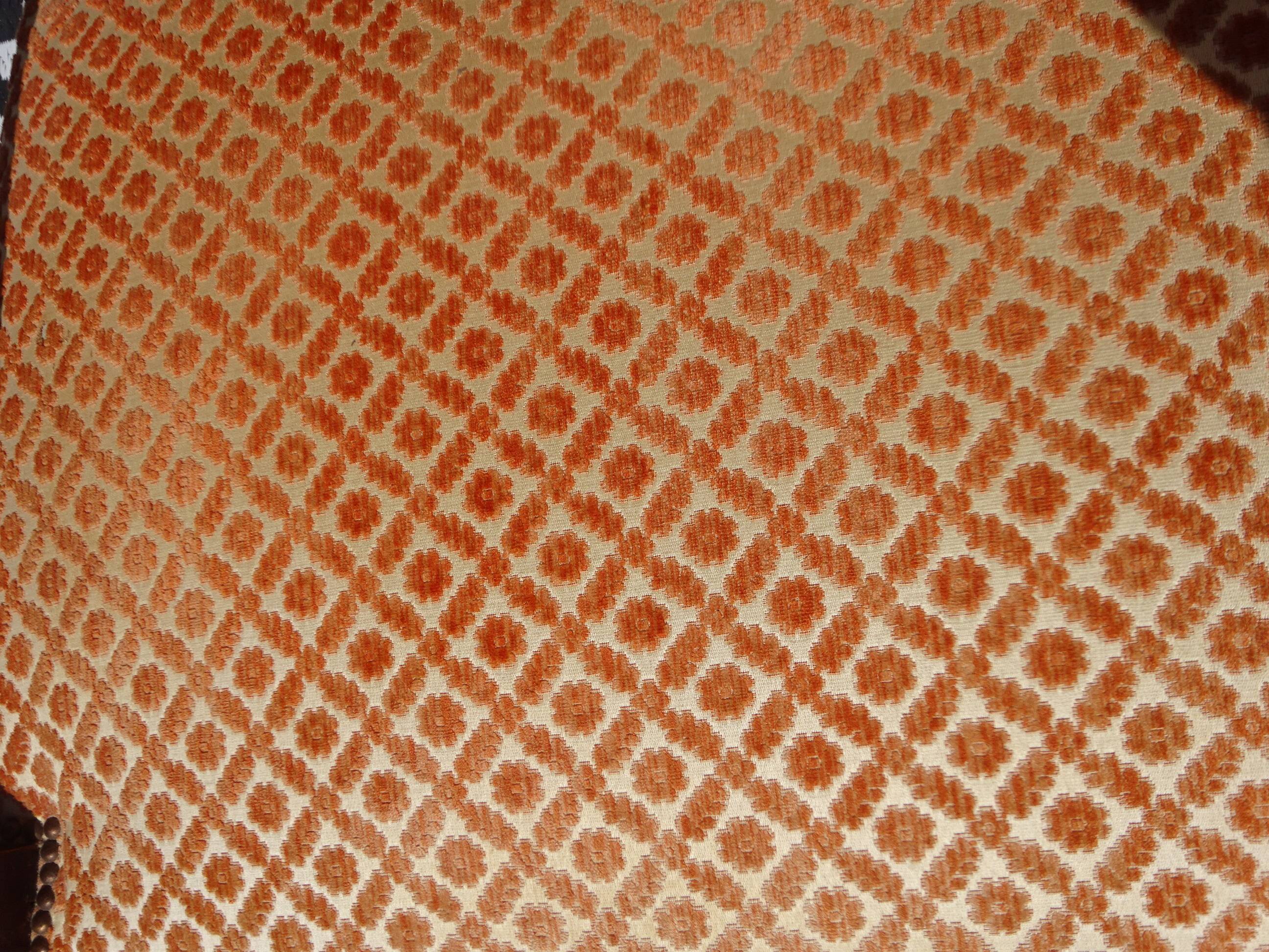 Vintage bench in wood and orange/ivory velvet.