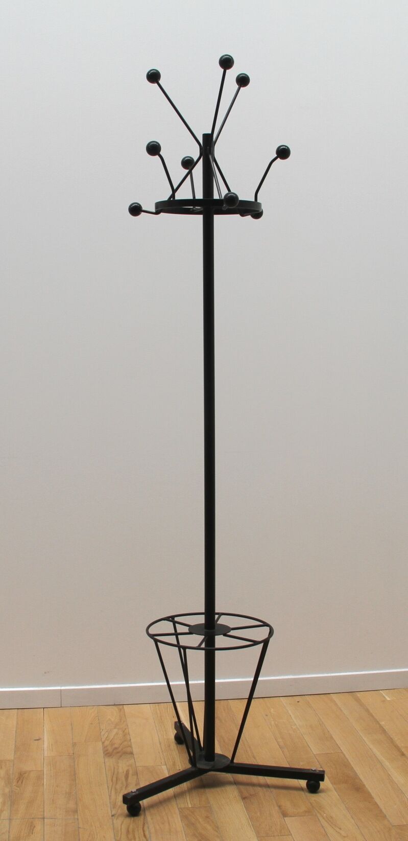 Metal design coat rack