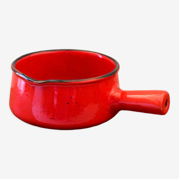 Vintage poelon in bright red glazed ceramic
