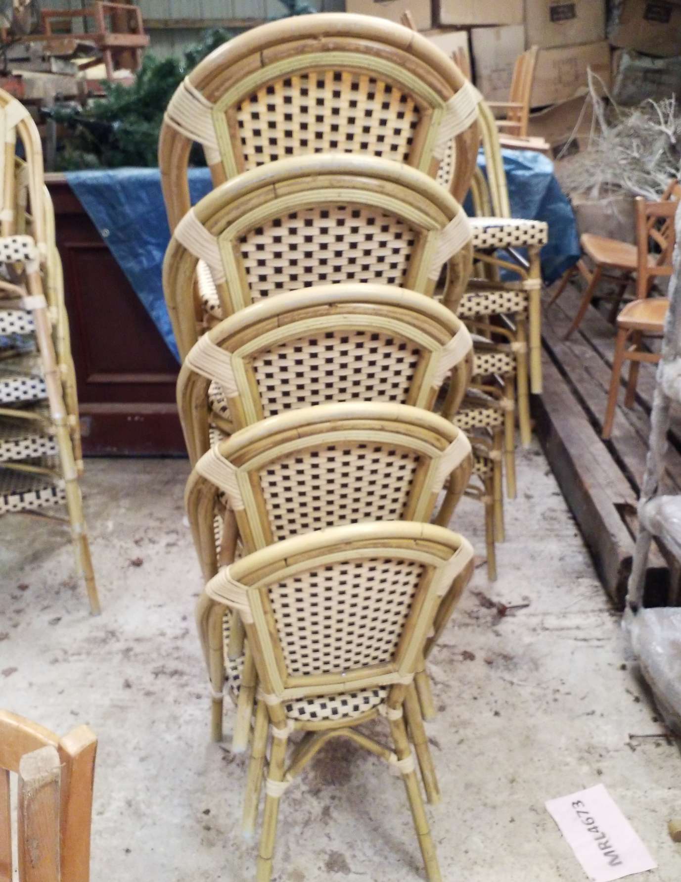 15 terrace chairs