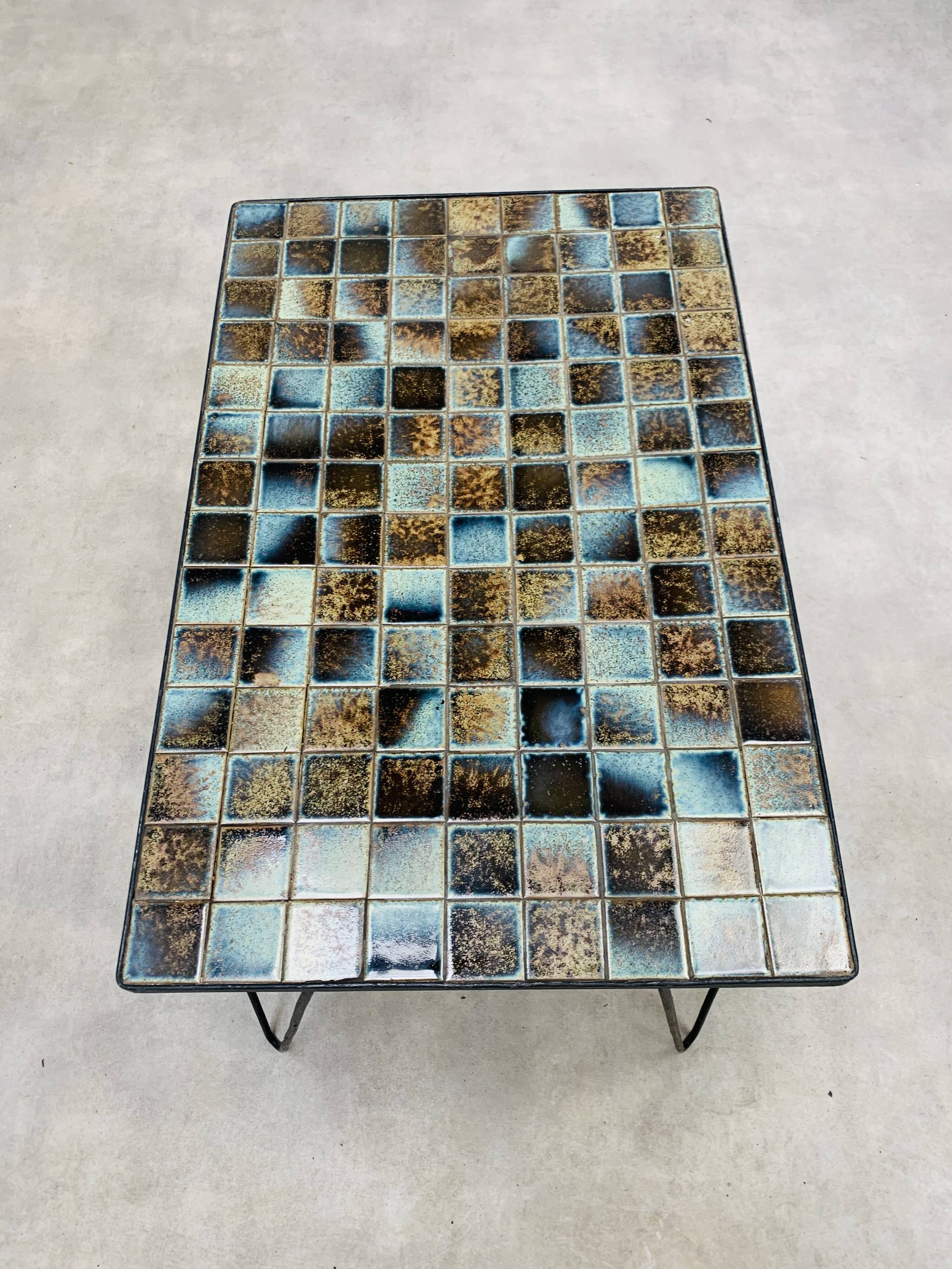 Ceramic side table 50s, pin legs, blue