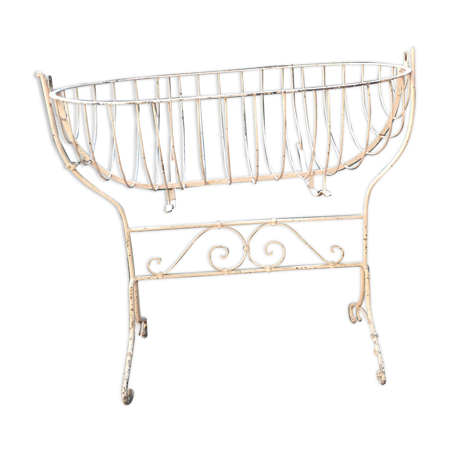 Wrought iron cradle