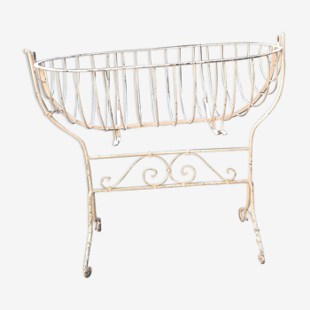 Wrought iron cradle