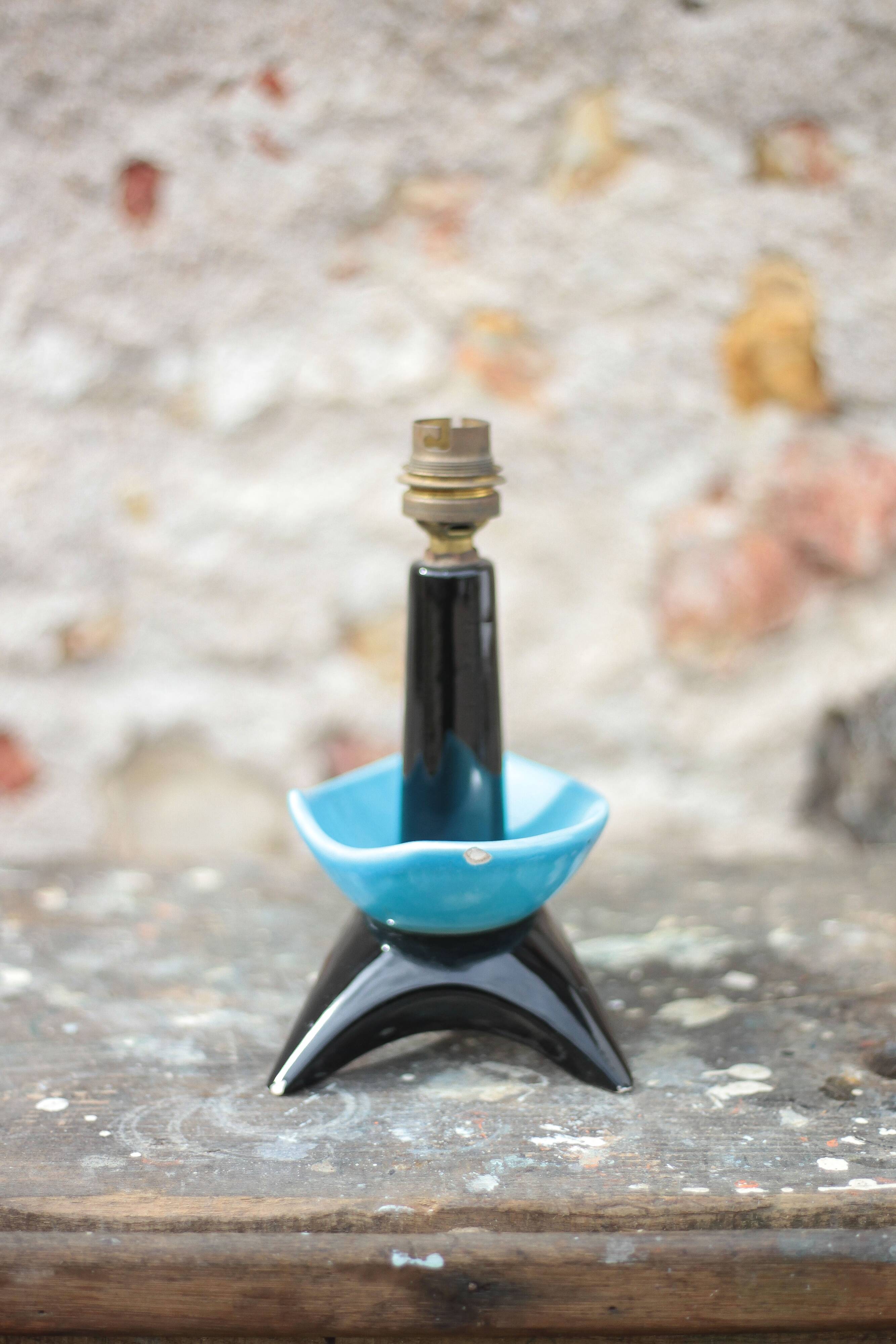 Tripod ceramic table lamp, bedside lamp, accent lamp