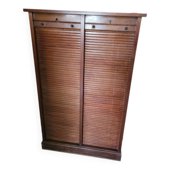 Double curtain binder in blond mahogany