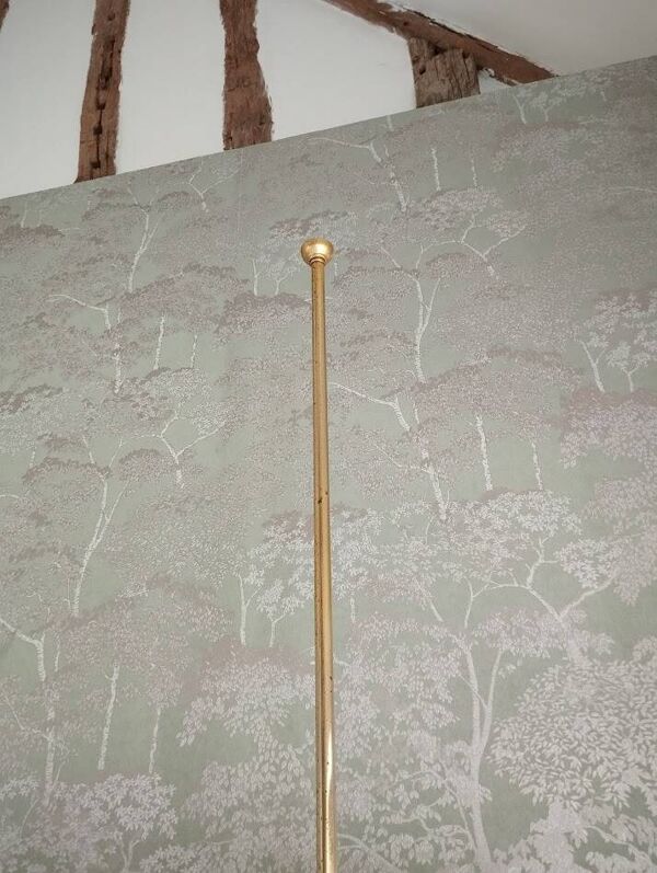 Lampadaire vintage Années 70 – Range-bouteilles & repose-verres en bois