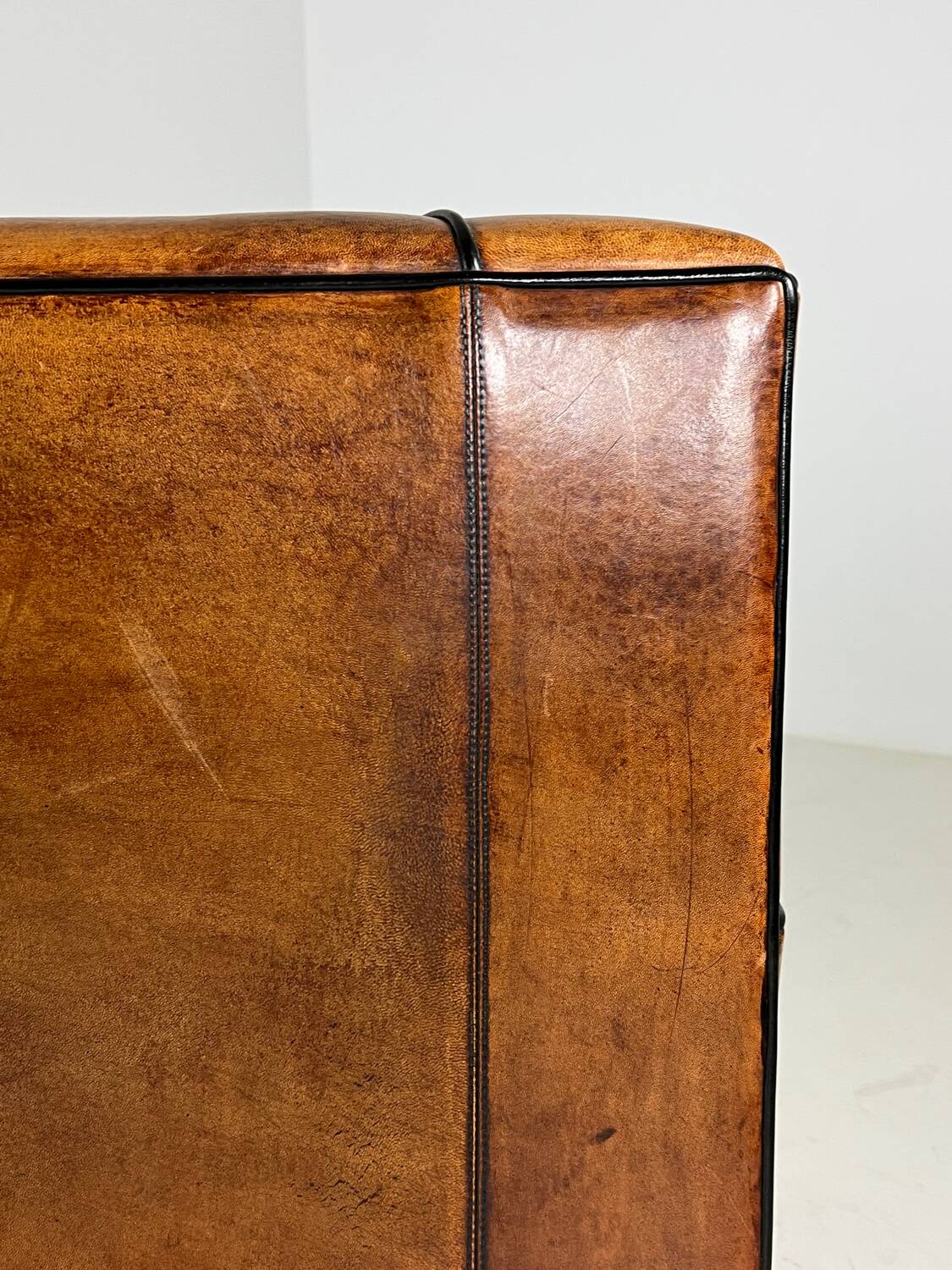 Art deco sofa sheep’s leather