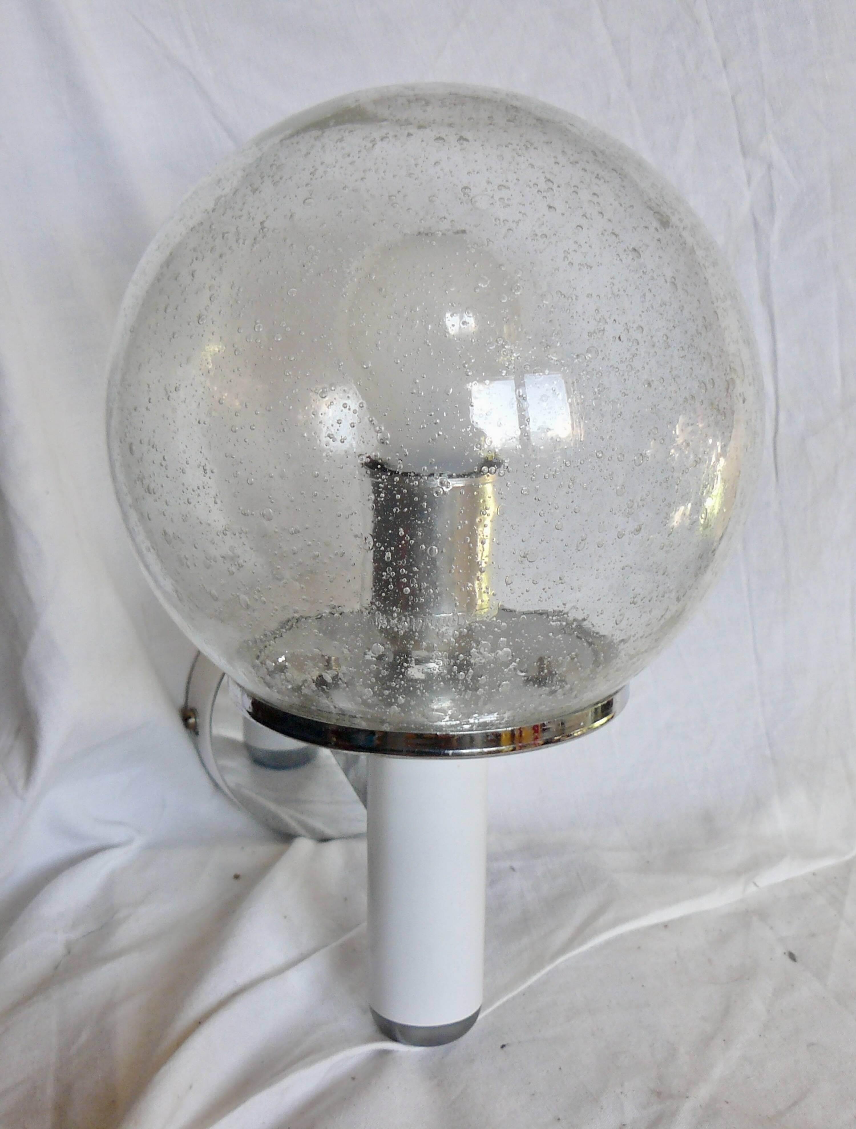 Italian design wall lamp from the 1970s