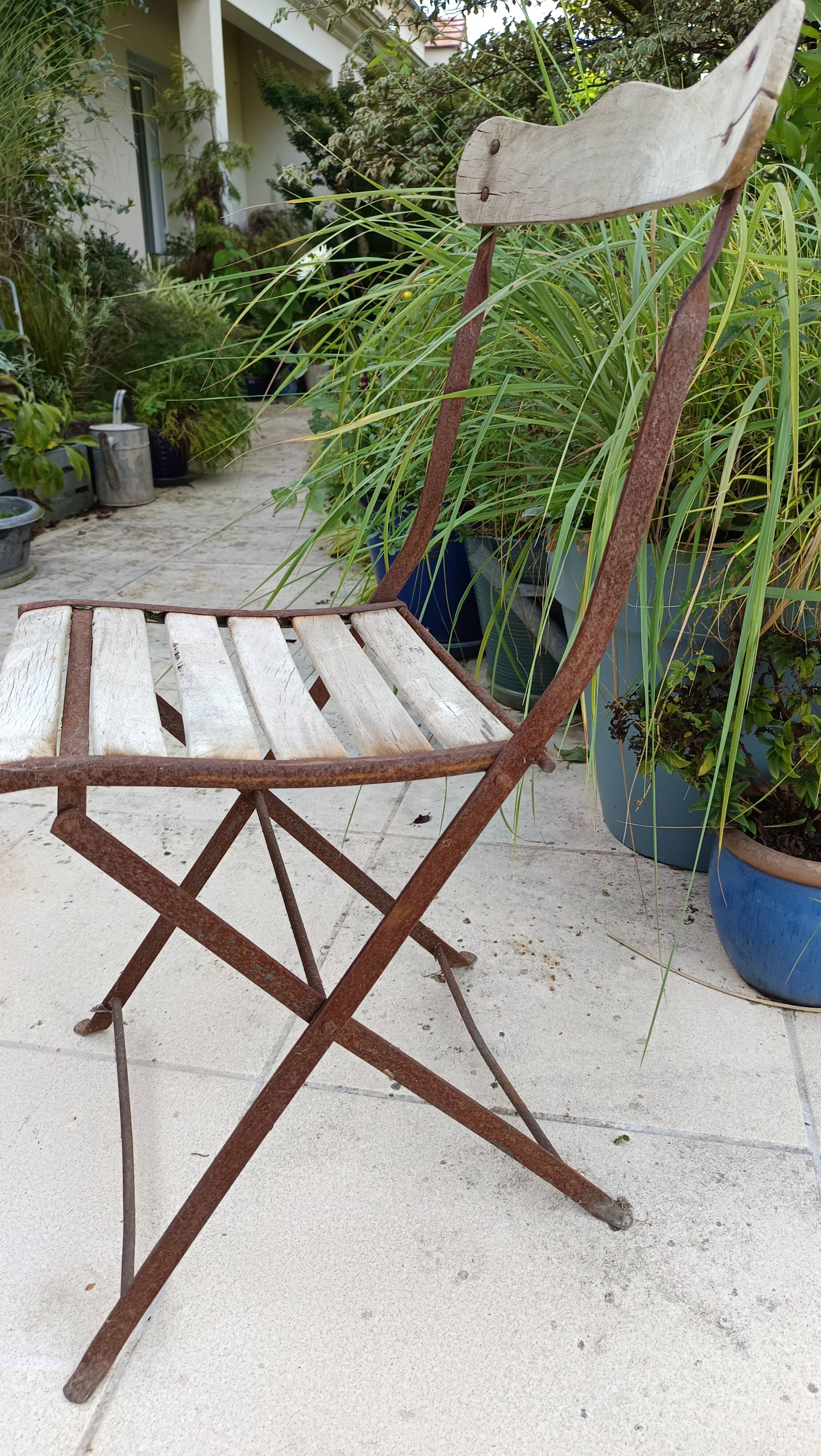 Folding wooden slatted garden chair