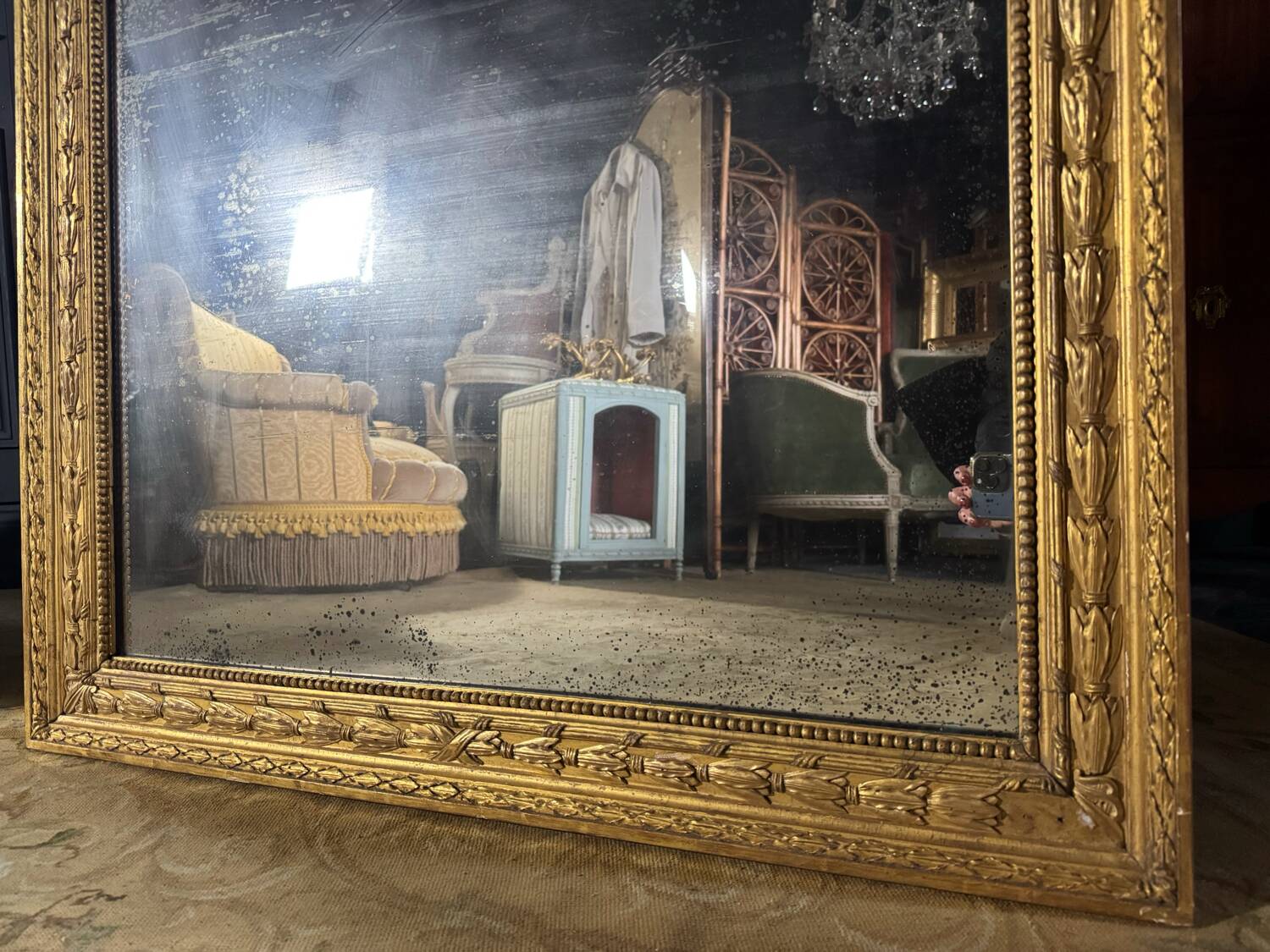 Paire De Miroirs Du Début Du XIXe En Bois Doré De Style Louis XVI