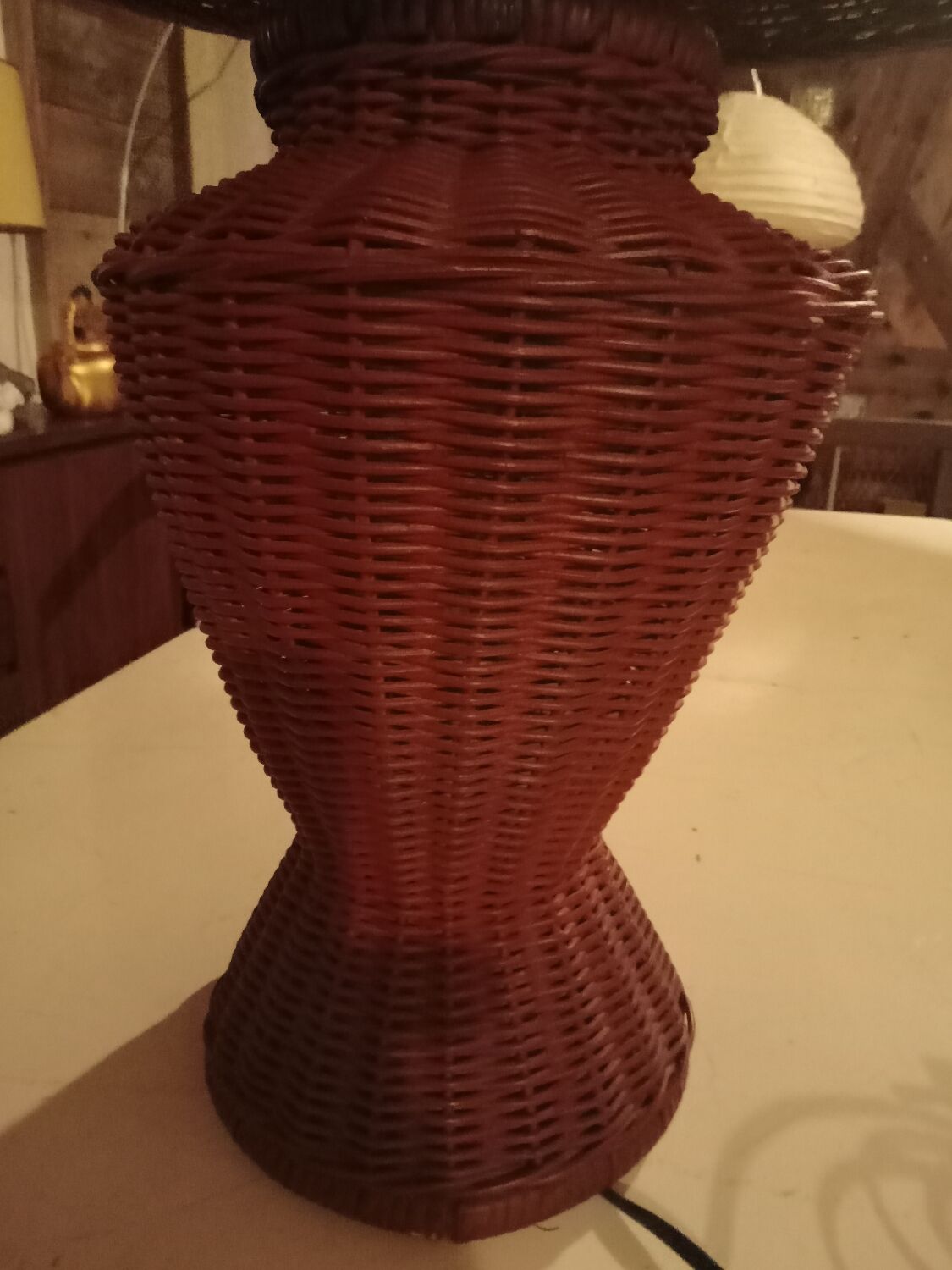 Rattan table lamp