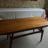 Scandinavian lift-up coffee table