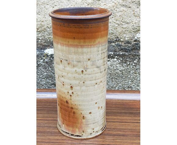 Potter's top cylinder vase in enamelled sandstone