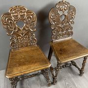 Paire de chaises en bois sculpté, fin XIXe siècle