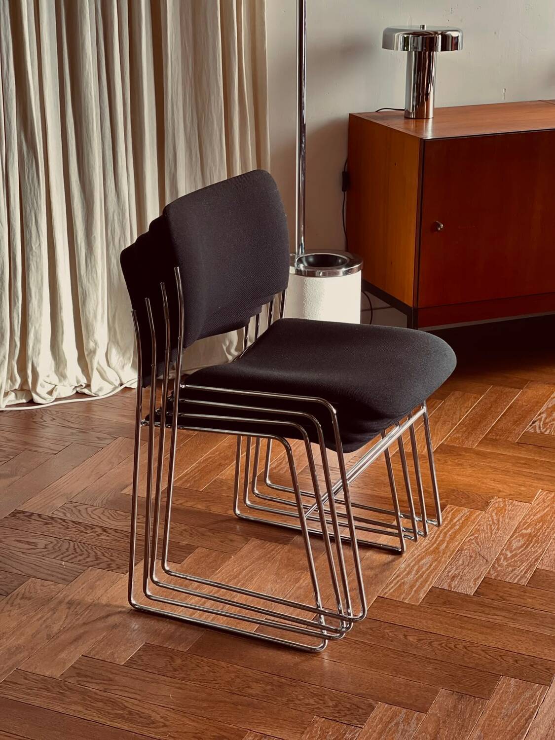 Lot de 4 chaises 40/4 David Rowland pour Howe – État exceptionnel