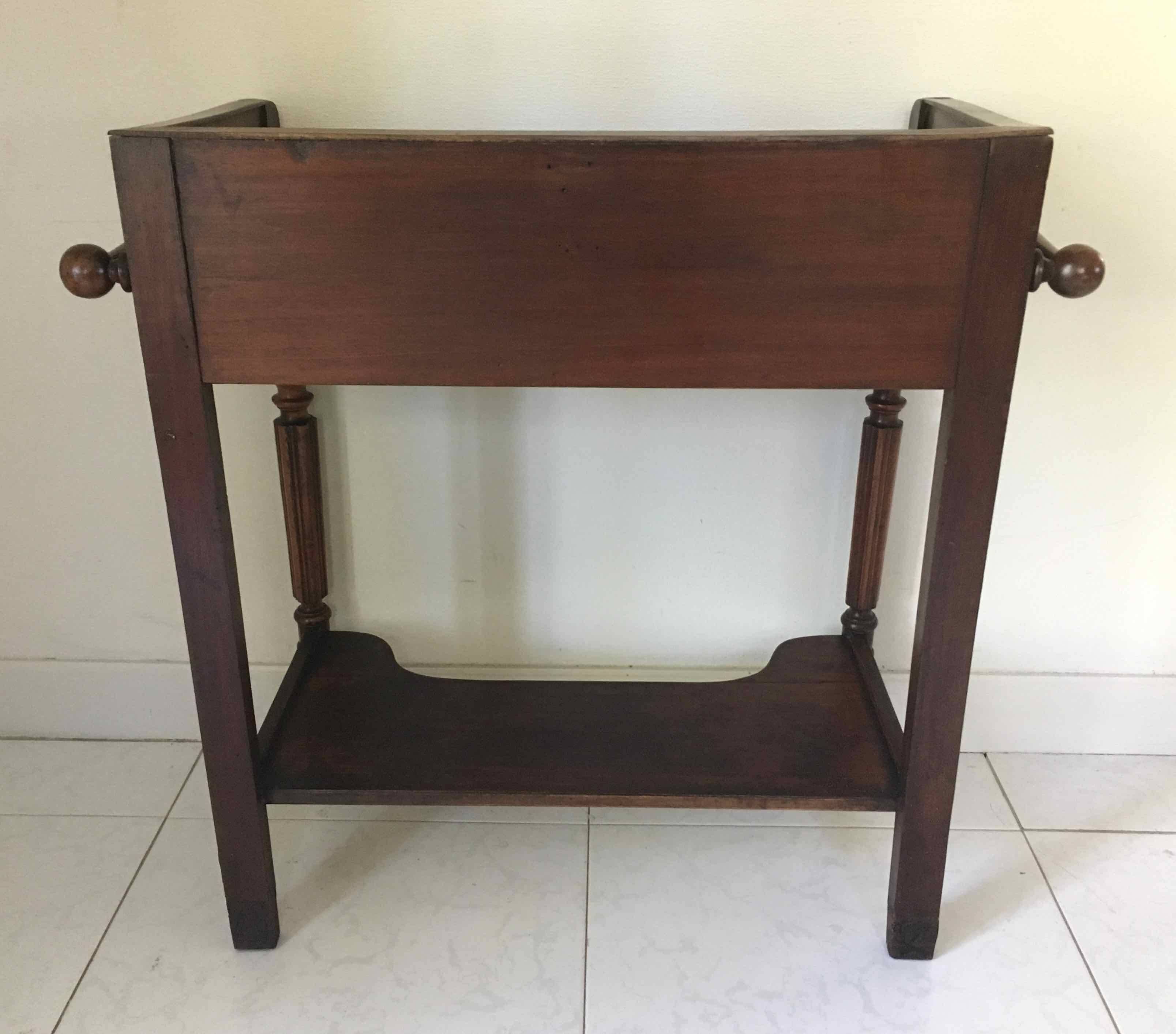 Table de toilette ou console