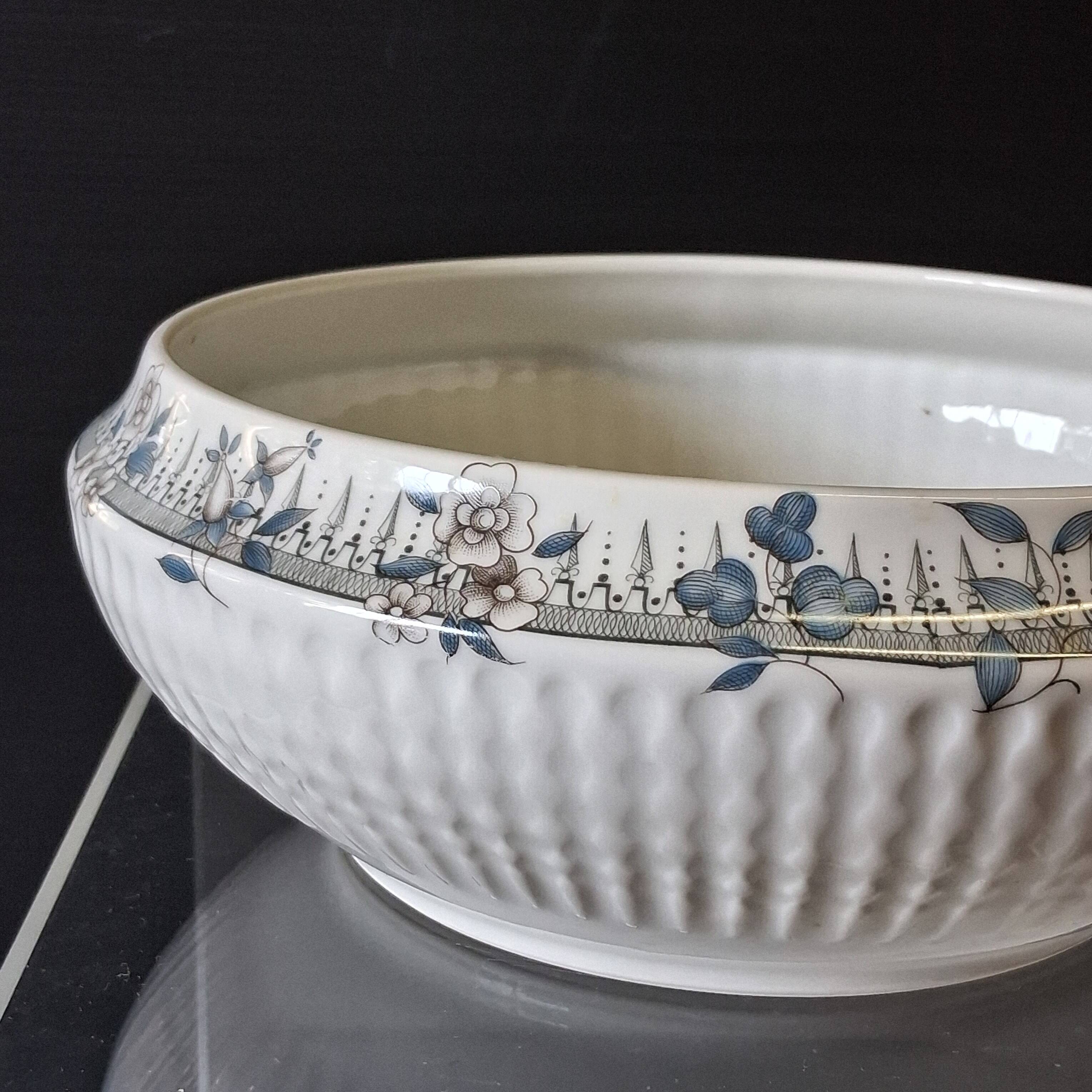 Porcelain salad bowl from Chauvigny, France, in very good condition.