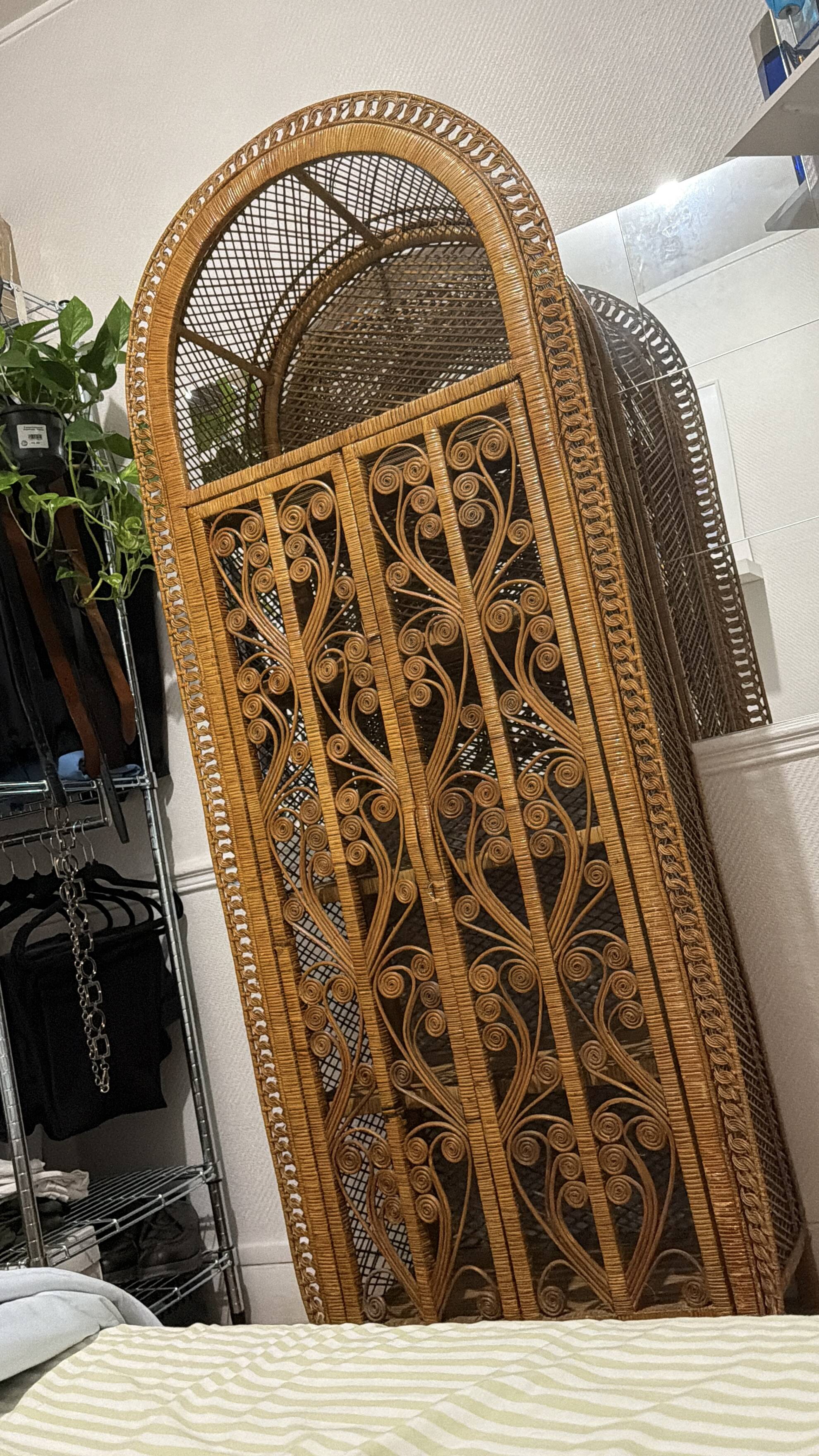 Rare armoire en osier