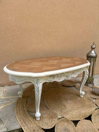 Wooden coffee table revamped in white and wood.