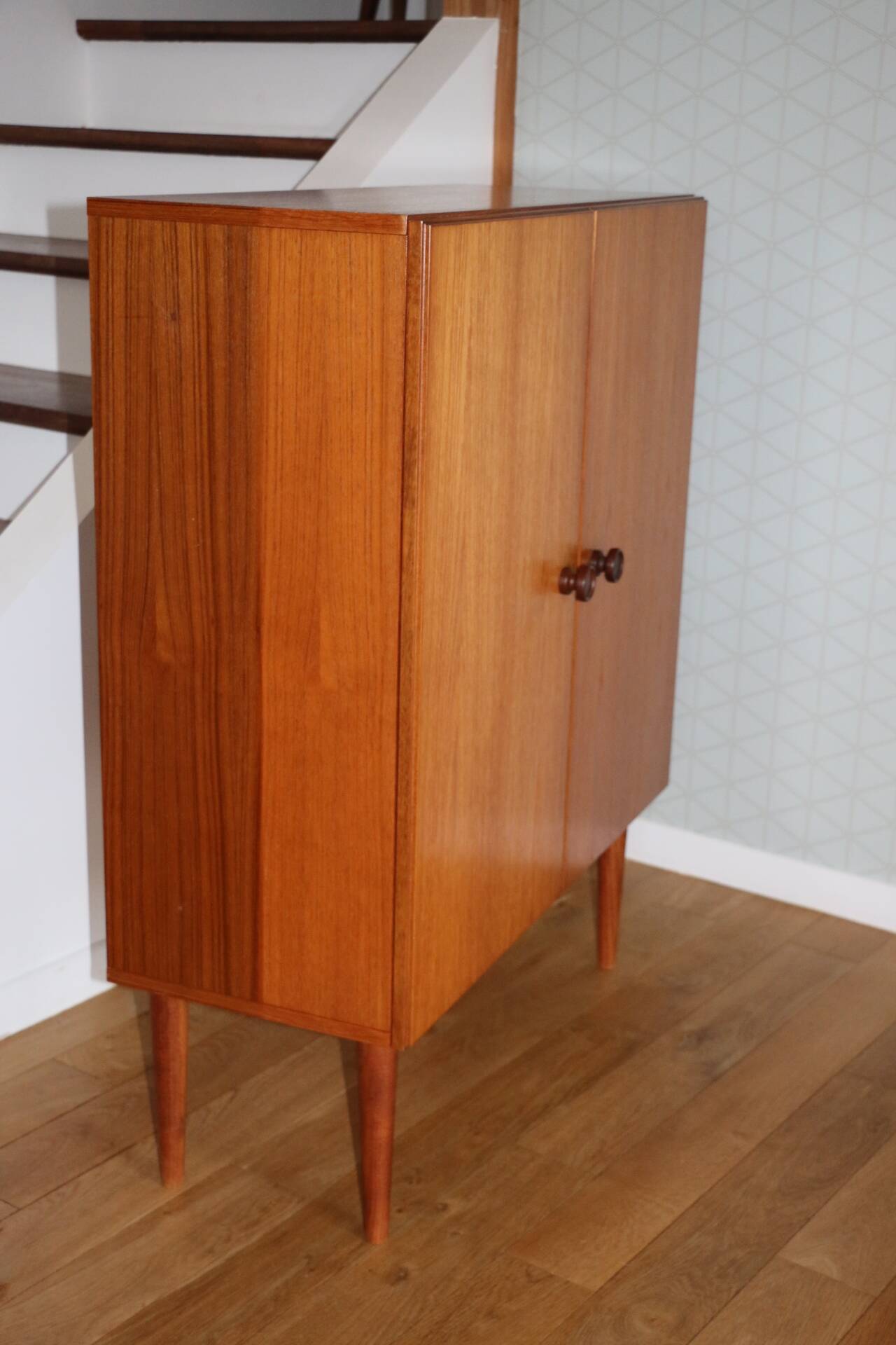 Omnia sideboard with 2 doors