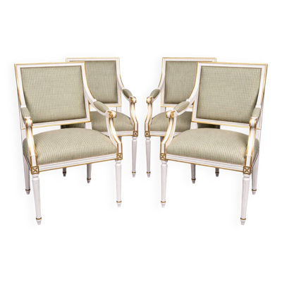 Fauteuils classiques Louis XVI. Bois massif.