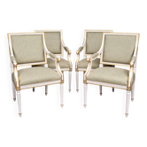 Fauteuils classiques Louis XVI. Bois massif.