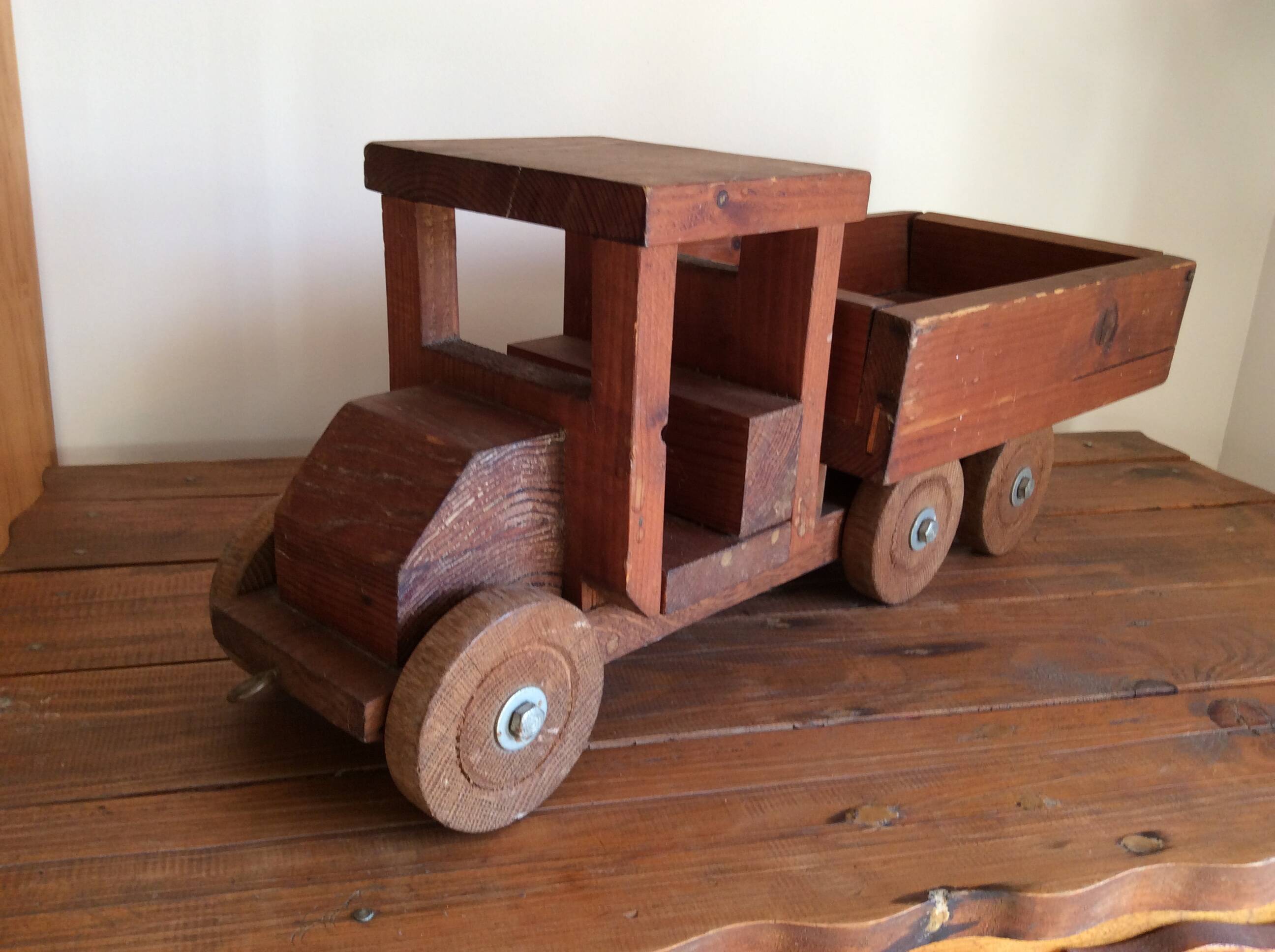 Camion en bois jouet enfant