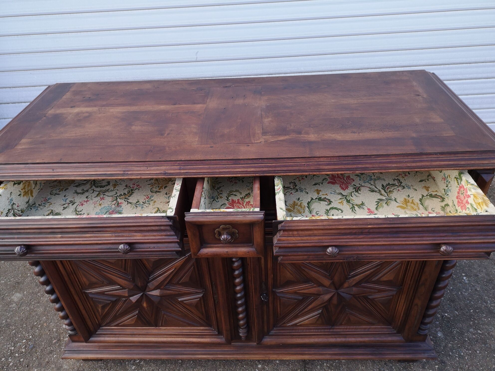 Louis XIII style buffet