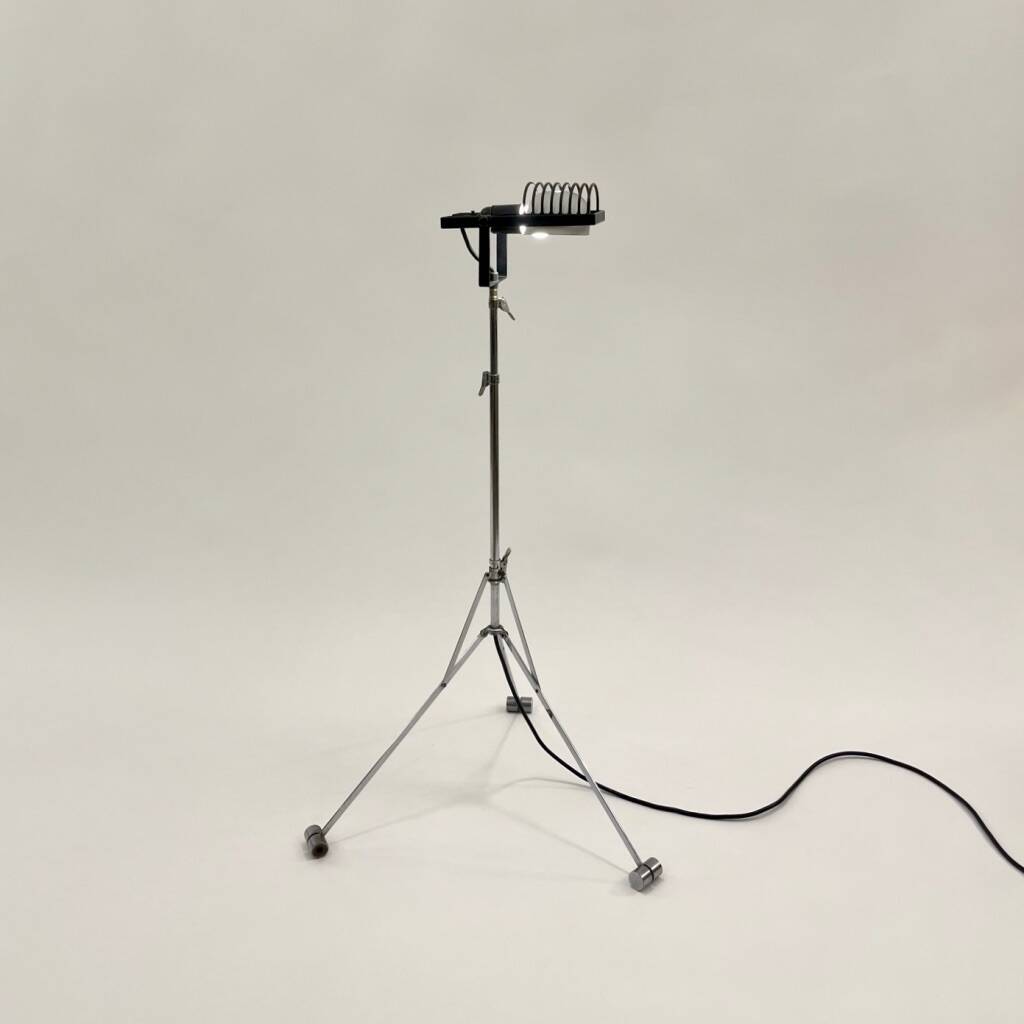 Lampadaire vintage style industriel de Ernesto Gismondi éditée par Artemide en Italie vers 1978