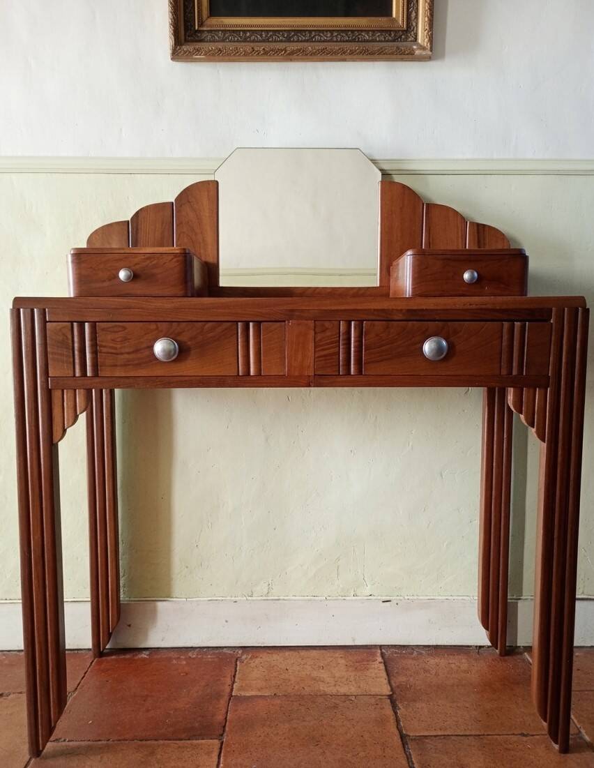 Hairdresser - Art Deco Console/Ocean Liner