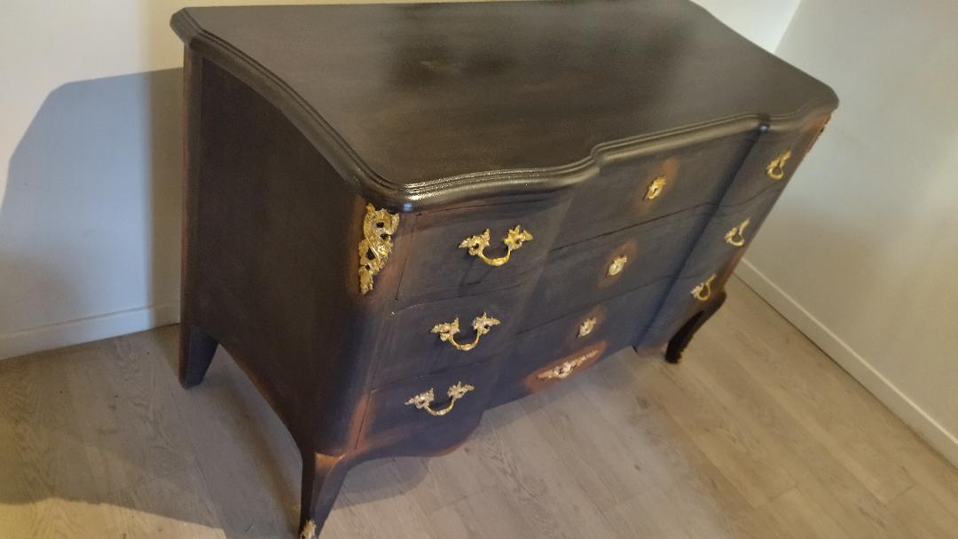 Royal chest of drawers Louis XV style