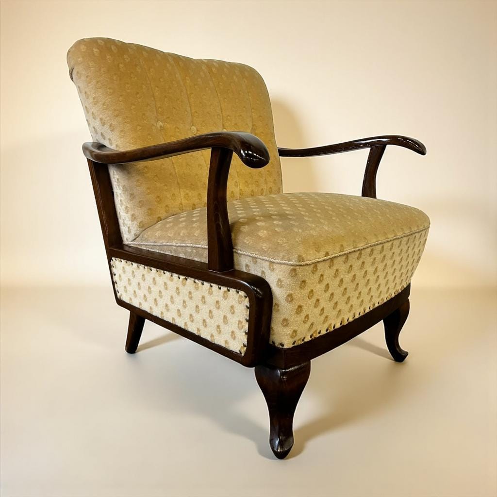 Vintage wooden armchair / club chair