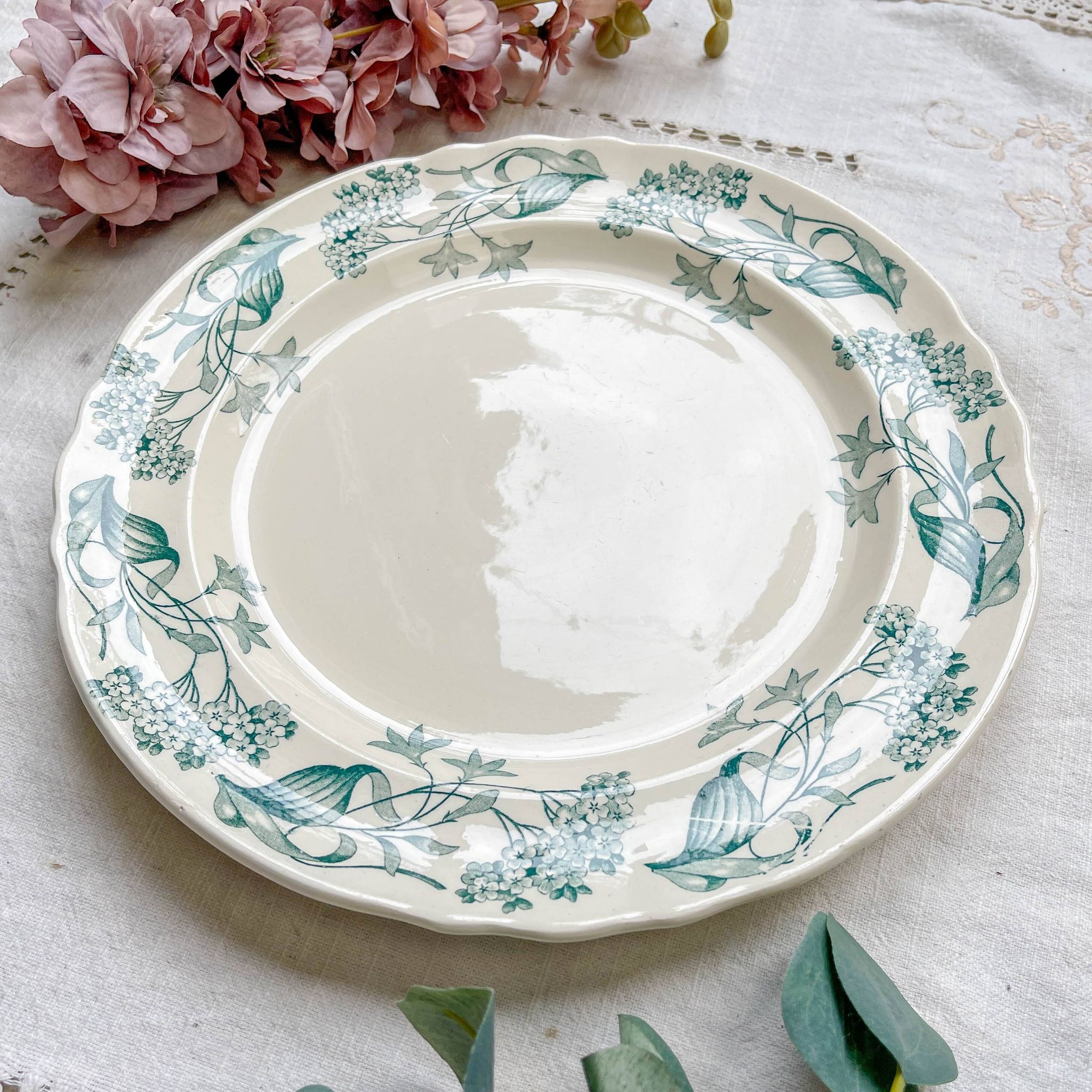 Antique round dish from Terre de Fer "Lilac" – Longchamp 19th century