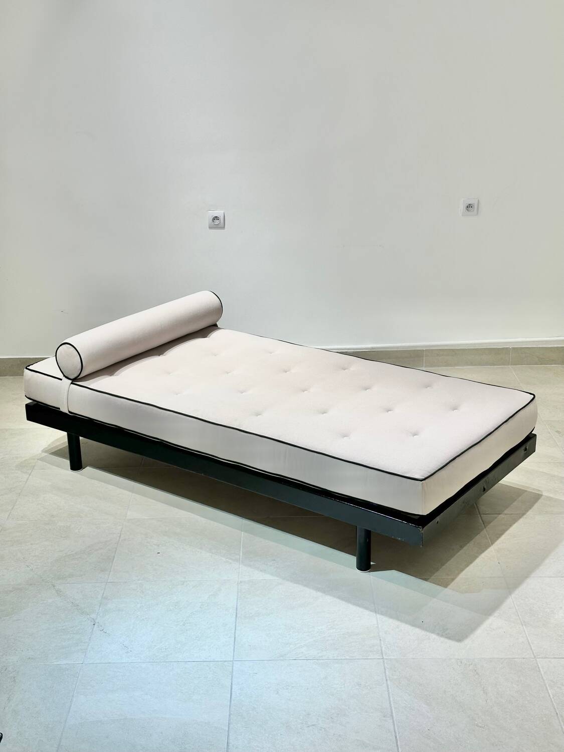 Scalable bed by Jean Prouvé