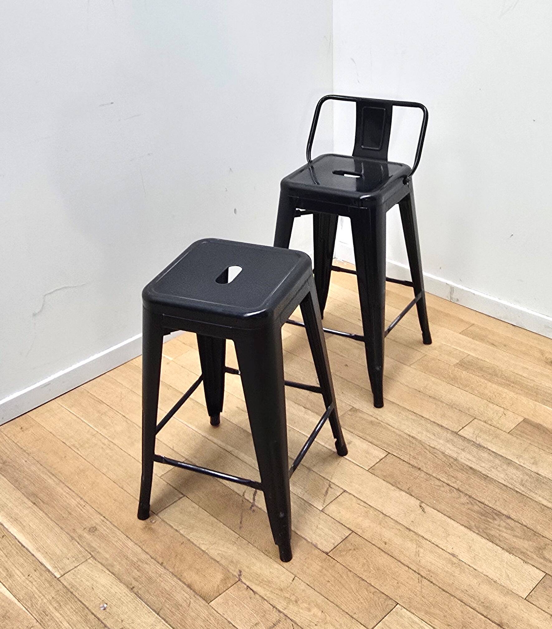 Paire de tabourets d'atelier