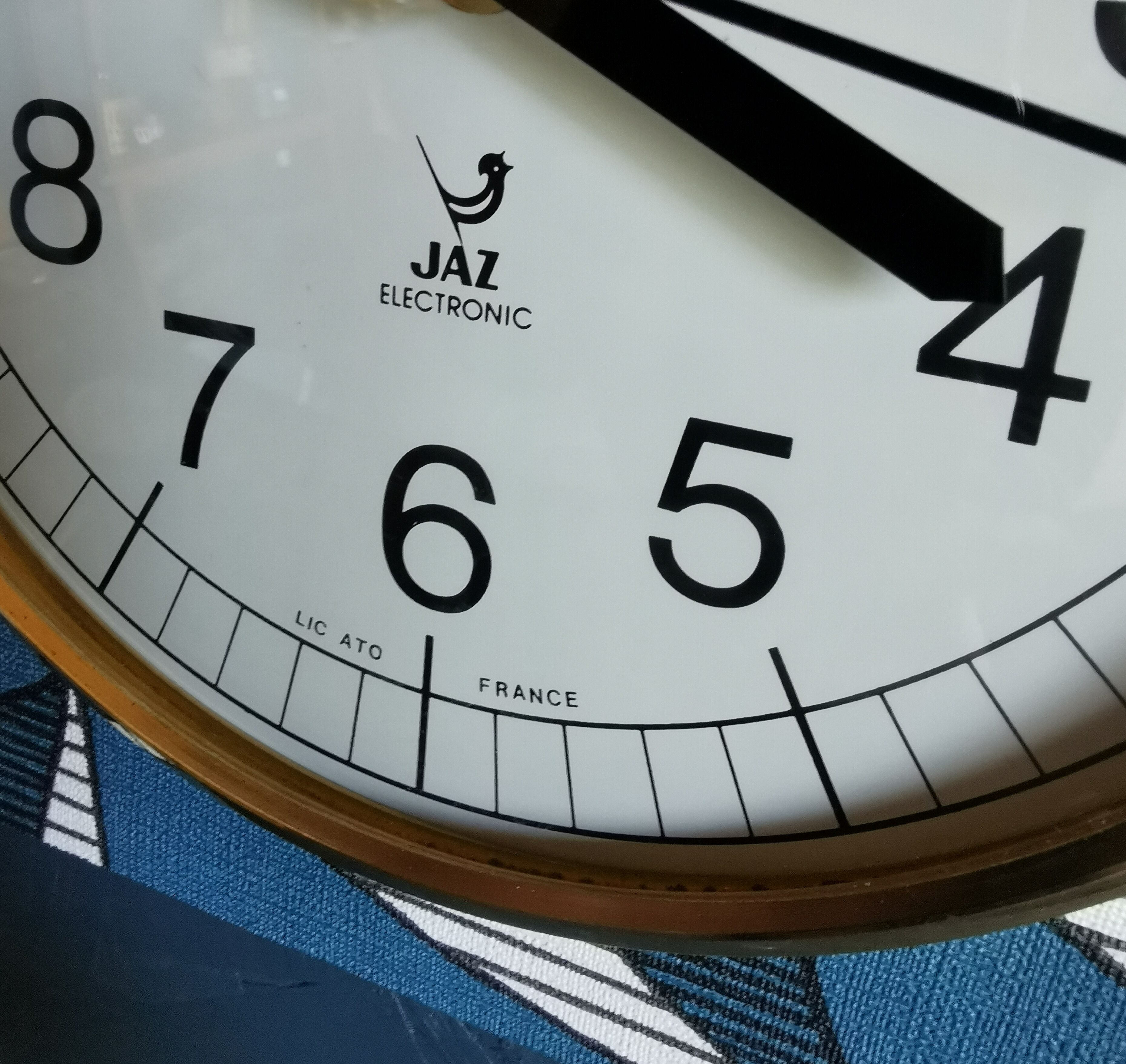 Square silent vintage wall clock clock "Jaz blue white ochre"